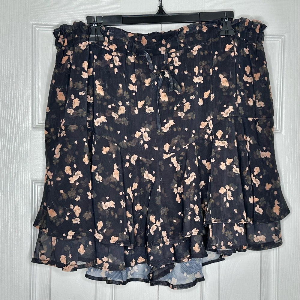 XXL Black Floral Ruffle Mini Skirt